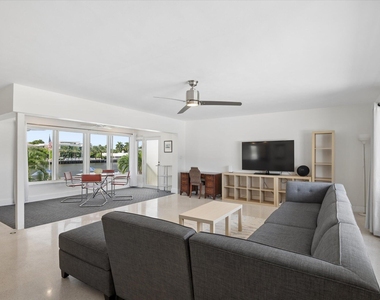 609 Bayshore Drive - Photo Thumbnail 2