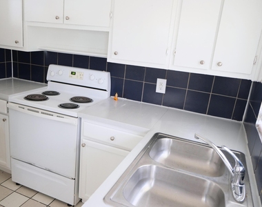 1215 7th Avenue N - Photo Thumbnail 6