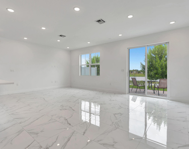 179 Se Birch Terrace - Photo Thumbnail 10
