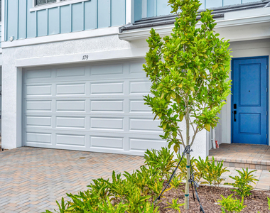 179 Se Birch Terrace - Photo Thumbnail 1