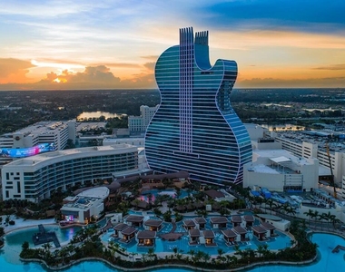 2200 Park Lane - Photo Thumbnail 17