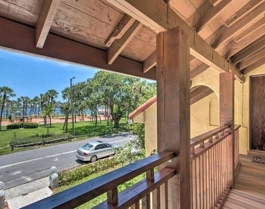 407 S Lakeside Drive - Photo Thumbnail 1