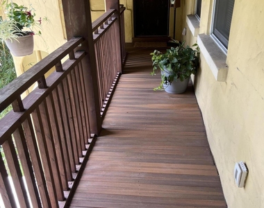 407 S Lakeside Drive - Photo Thumbnail 2