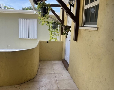 407 S Lakeside Drive - Photo Thumbnail 10