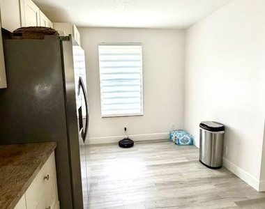 6181 Laurel Lane - Photo Thumbnail 6