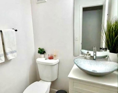 6181 Laurel Lane - Photo Thumbnail 2