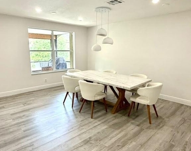 6181 Laurel Lane - Photo Thumbnail 8