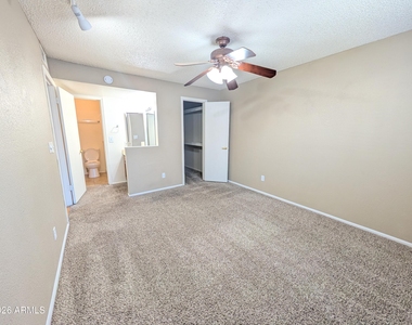623 W Guadalupe Road - Photo Thumbnail 11