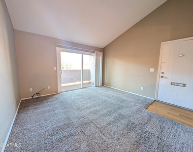 623 W Guadalupe Road - Photo Thumbnail 1
