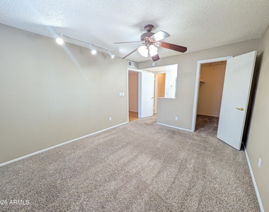 623 W Guadalupe Road - Photo Thumbnail 13