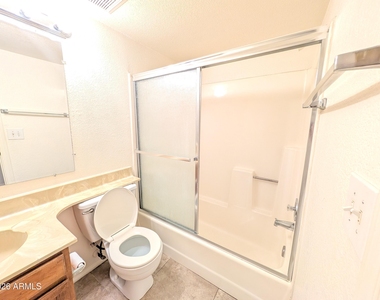 623 W Guadalupe Road - Photo Thumbnail 8