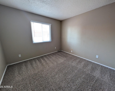 623 W Guadalupe Road - Photo Thumbnail 9