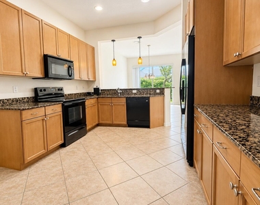 4730 S Prive Circle - Photo Thumbnail 1