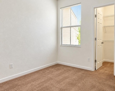4730 S Prive Circle - Photo Thumbnail 25