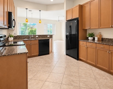 4730 S Prive Circle - Photo Thumbnail 5