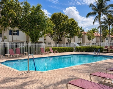 4730 S Prive Circle - Photo Thumbnail 37