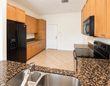 4730 S Prive Circle - Photo Thumbnail 2