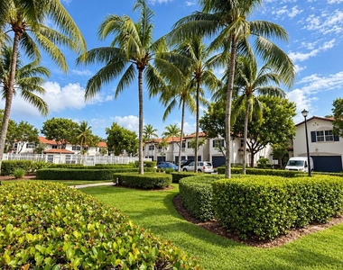 4730 S Prive Circle - Photo Thumbnail 38
