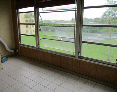 9273 Sw 8th Street - Photo Thumbnail 15