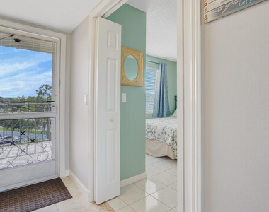 3959 Via Poinciana - Photo Thumbnail 4