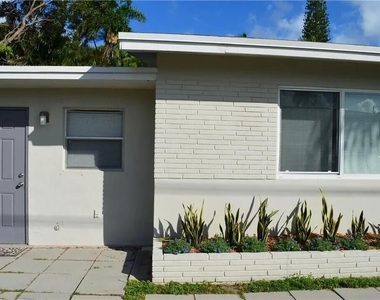 1721 Ne 9th Street - Photo Thumbnail 2