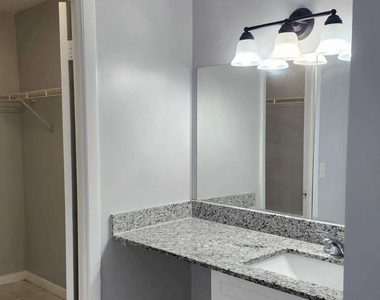 14840 Naranja Lakes Boulevard - Photo Thumbnail 10