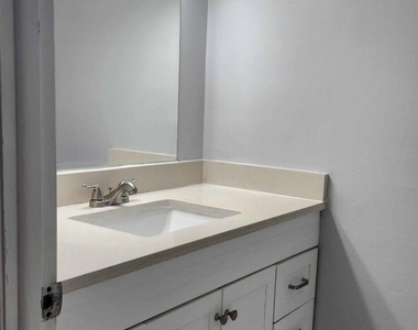 14840 Naranja Lakes Boulevard - Photo Thumbnail 8