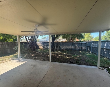 2211 Brookview Drive - Photo Thumbnail 15