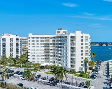 2600 N Flagler Drive - Photo Thumbnail 11