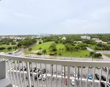 2600 N Flagler Drive - Photo Thumbnail 9