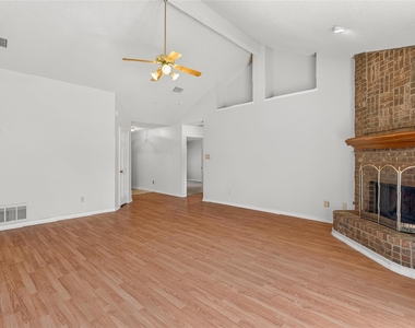 1001 Creek Valley Road - Photo Thumbnail 4