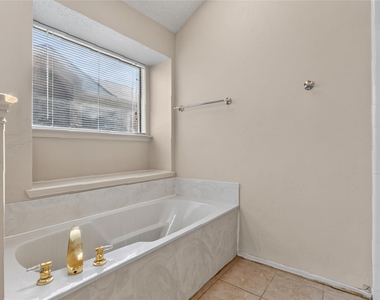 1001 Creek Valley Road - Photo Thumbnail 18