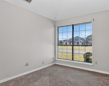 1001 Creek Valley Road - Photo Thumbnail 7