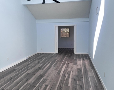 1737 Nw 73rd Avenue - Photo Thumbnail 9