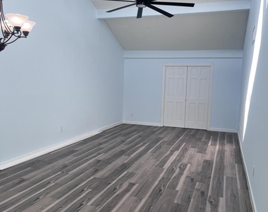 1737 Nw 73rd Avenue - Photo Thumbnail 14
