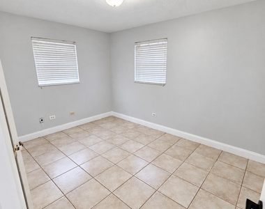 5751 Sw 37th Street - Photo Thumbnail 4