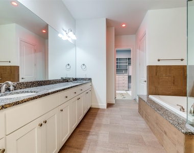 3210 Carlisle Street - Photo Thumbnail 6