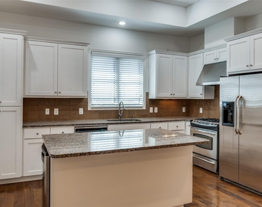 3210 Carlisle Street - Photo Thumbnail 4