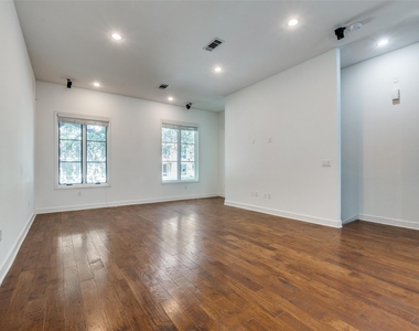 3210 Carlisle Street - Photo Thumbnail 3