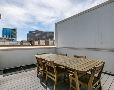3210 Carlisle Street - Photo Thumbnail 8