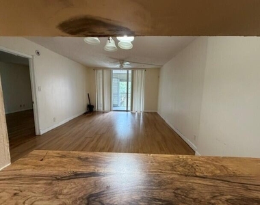 3341 Nw 47th Terrace - Photo Thumbnail 13