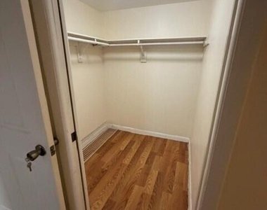 3341 Nw 47th Terrace - Photo Thumbnail 6