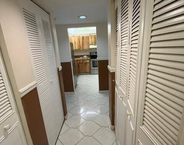3341 Nw 47th Terrace - Photo Thumbnail 5