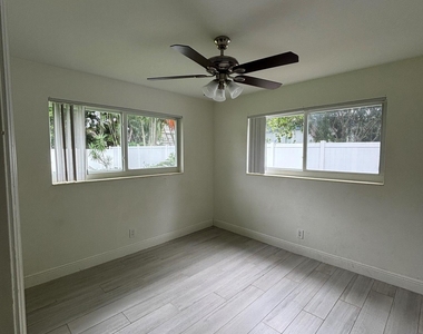 80 Nw 3rd Court - Photo Thumbnail 3
