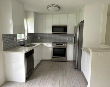 80 Nw 3rd Court - Photo Thumbnail 1