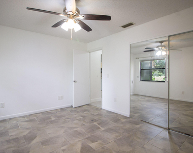 1303 Lakeview Drive E - Photo Thumbnail 17
