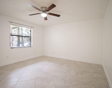 1303 Lakeview Drive E - Photo Thumbnail 12