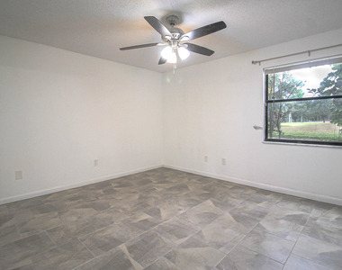 1303 Lakeview Drive E - Photo Thumbnail 15