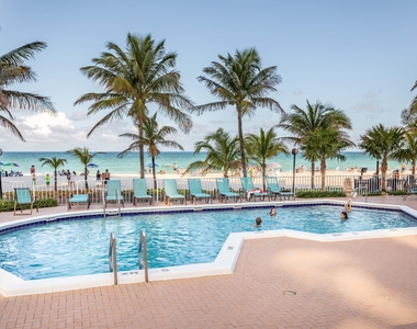 1010 S Ocean Boulevard - Photo Thumbnail 2