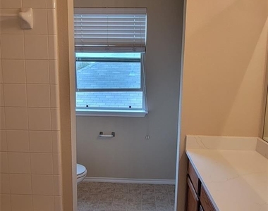 9509 Crooked Cat Drive - Photo Thumbnail 32